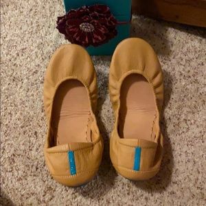 Tieks flats